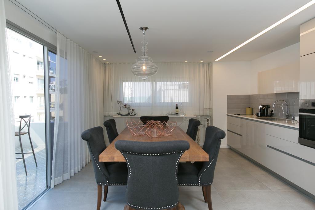 K Suites Tlv By The Beach เทลอาวีฟ ภายนอก รูปภาพ
