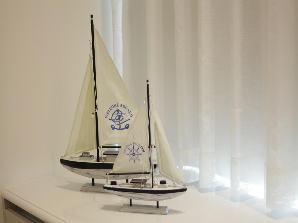 K Suites Tlv By The Beach เทลอาวีฟ ภายนอก รูปภาพ