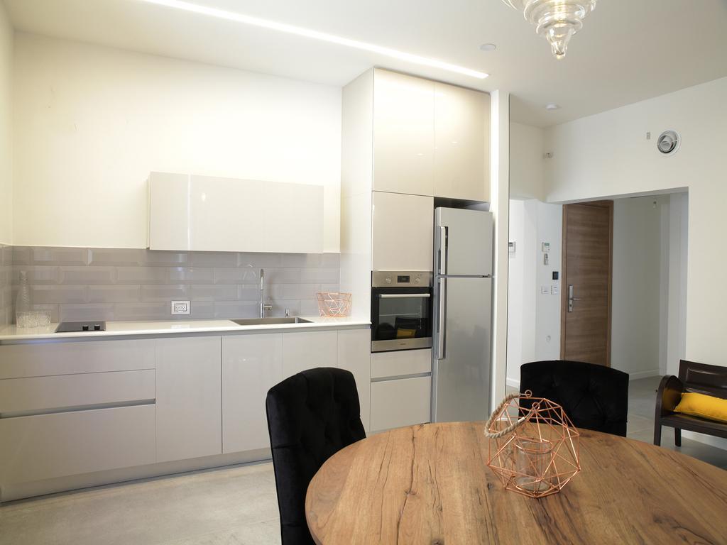 K Suites Tlv By The Beach เทลอาวีฟ ภายนอก รูปภาพ