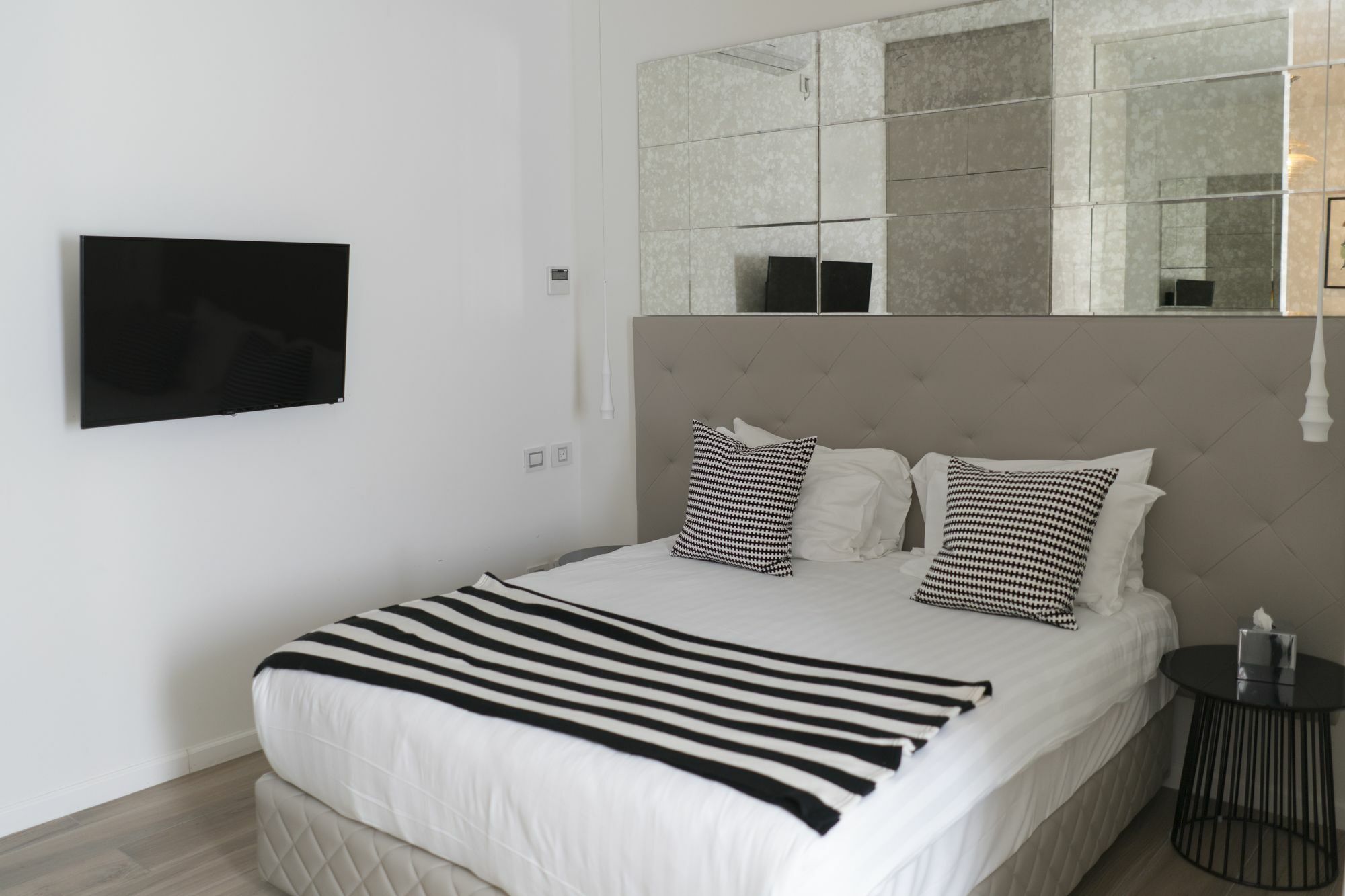 K Suites Tlv By The Beach เทลอาวีฟ ภายนอก รูปภาพ