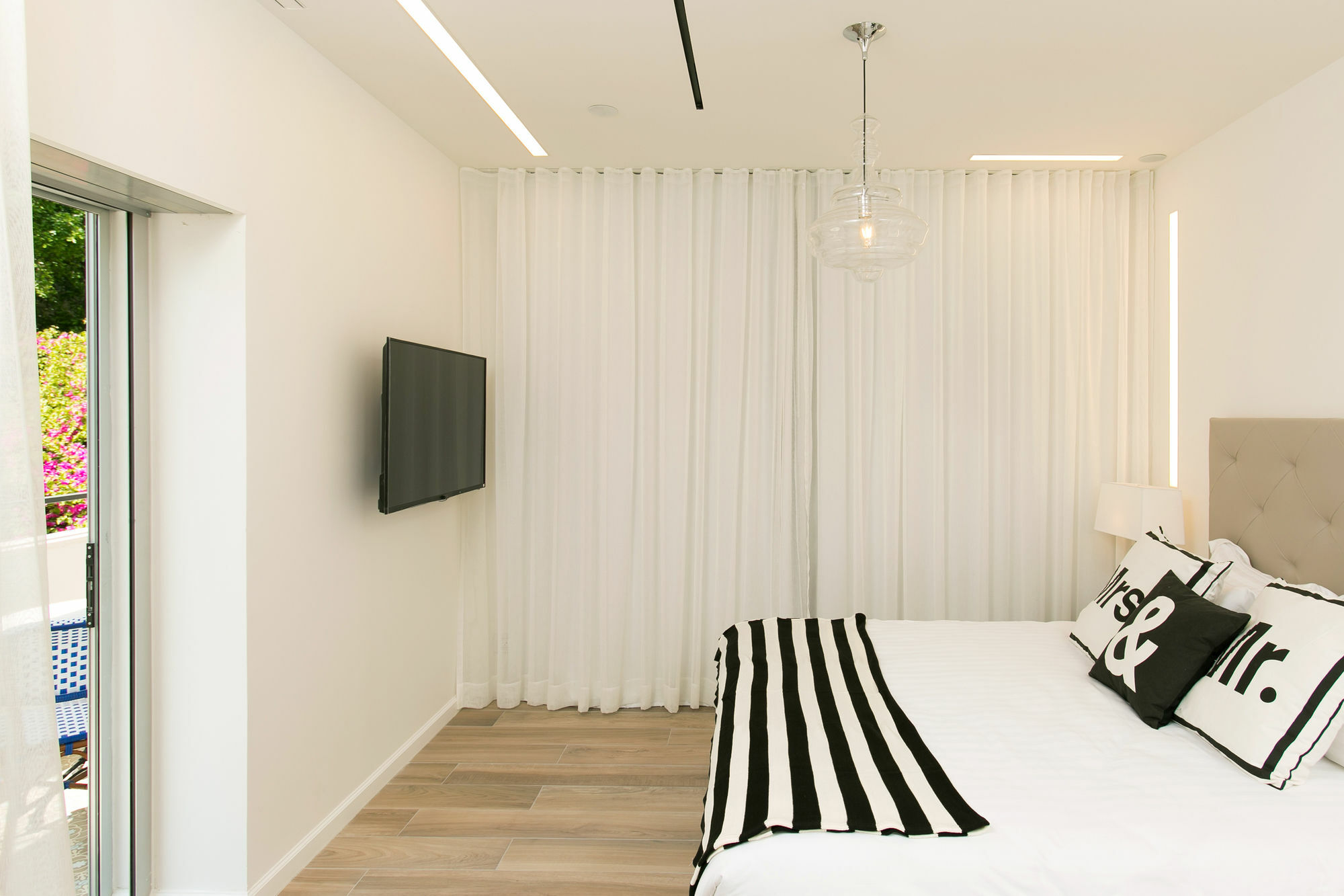 K Suites Tlv By The Beach เทลอาวีฟ ภายนอก รูปภาพ