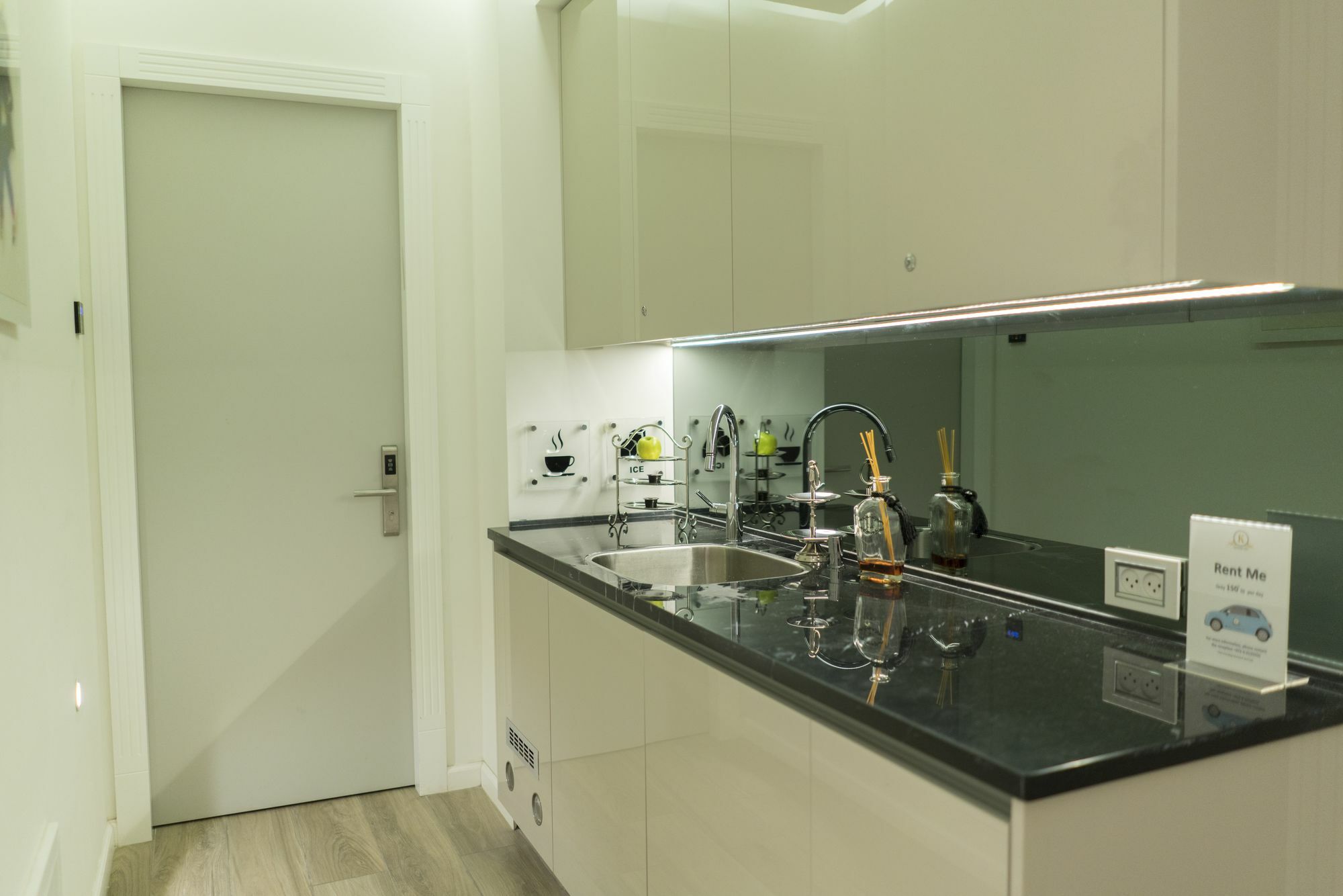 K Suites Tlv By The Beach เทลอาวีฟ ภายนอก รูปภาพ