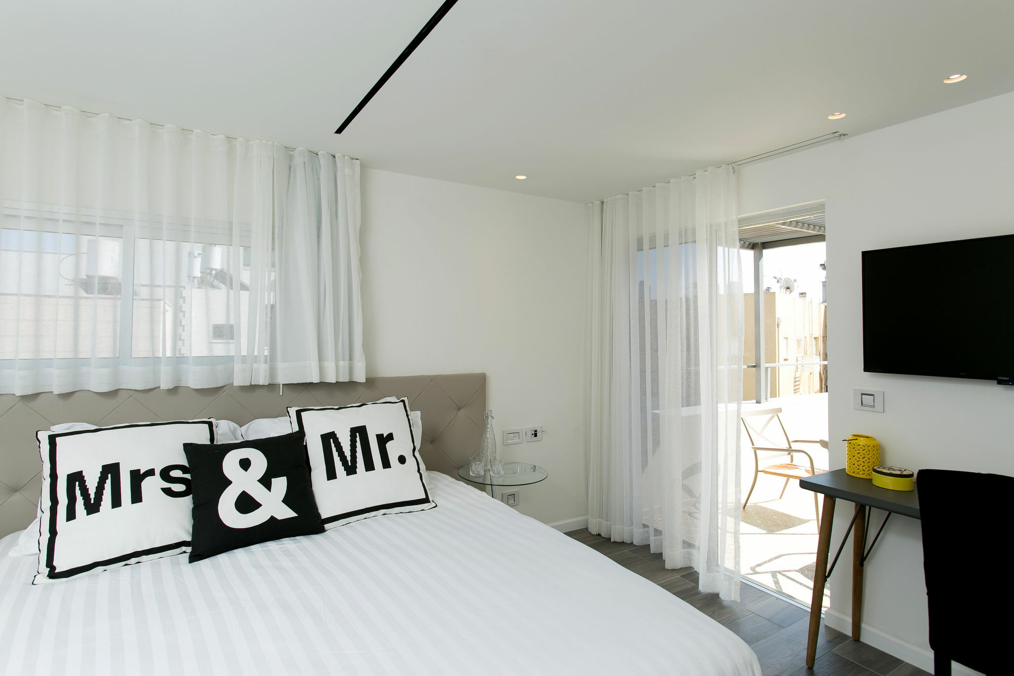 K Suites Tlv By The Beach เทลอาวีฟ ภายนอก รูปภาพ